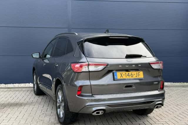 Ford Kuga (2023) thumbnail 4