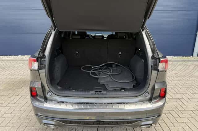 Ford Kuga (2023) thumbnail 6