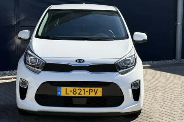 Kia Picanto (2021) thumbnail 2