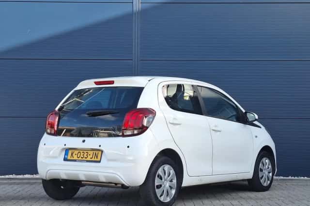 Peugeot 108 (2021) thumbnail 3