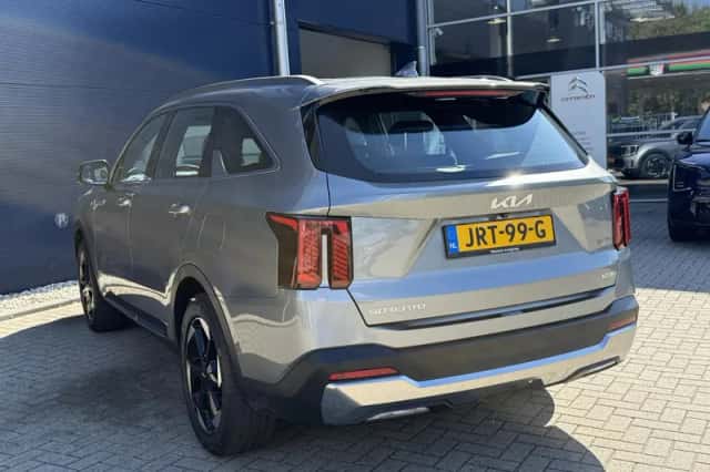 Kia Sorento (2025) thumbnail 4