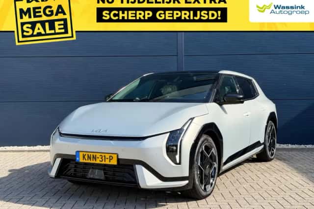 Kia EV4 (2026) thumbnail 1
