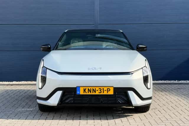 Kia EV4 (2026) thumbnail 2