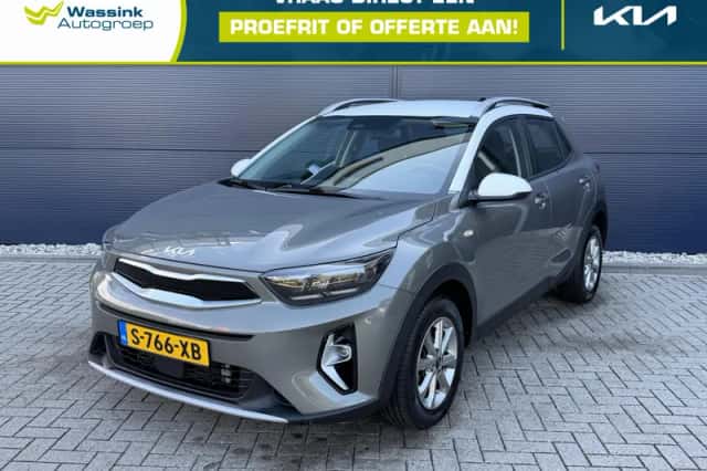 Kia Stonic (2023) thumbnail 1