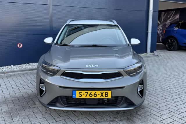 Kia Stonic (2023) thumbnail 2