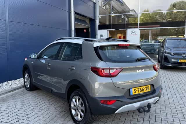 Kia Stonic (2023) thumbnail 6