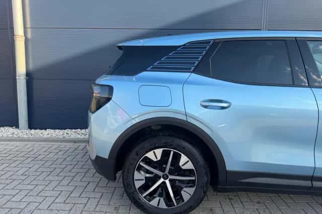 Ford Explorer (2025) thumbnail 6