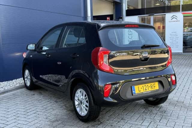 Kia Picanto (2021) thumbnail 4