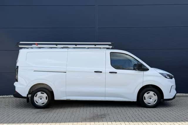 Ford Transit Custom (2024) thumbnail 3