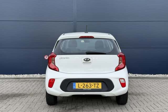 Kia Picanto (2021) thumbnail 4