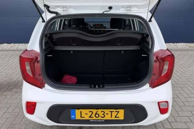 Kia Picanto (2021) thumbnail 5
