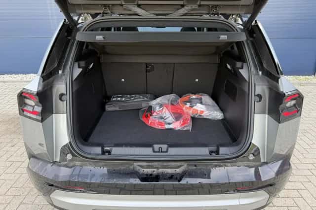 Jeep Compass (2026) thumbnail 6