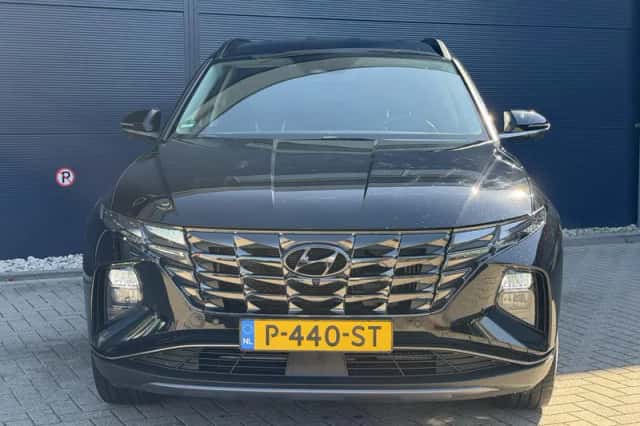 Hyundai Tucson (2022) thumbnail 2