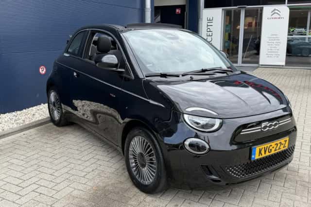 Fiat 500C (2023) thumbnail 3