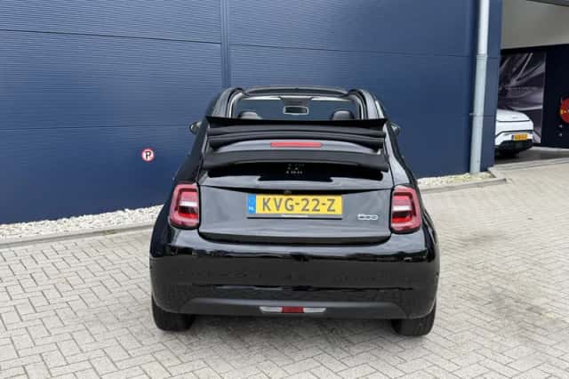 Fiat 500C (2023) thumbnail 6