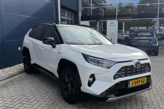 Toyota RAV4 (2020) thumbnail 3