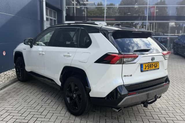Toyota RAV4 (2020) thumbnail 6