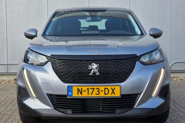 Peugeot 2008 (2021) thumbnail 2