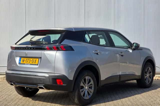 Peugeot 2008 (2021) thumbnail 6