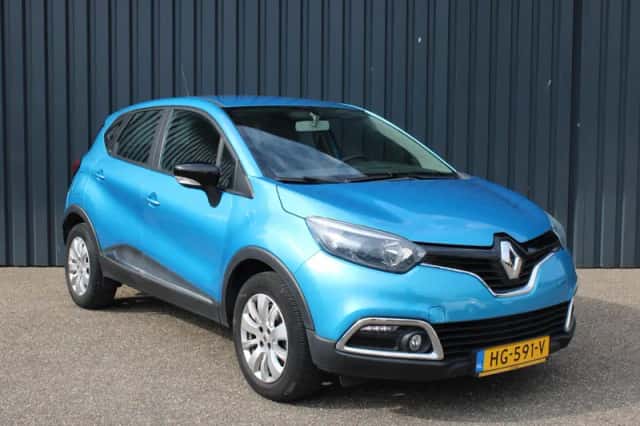 Renault Captur (2015) thumbnail 2