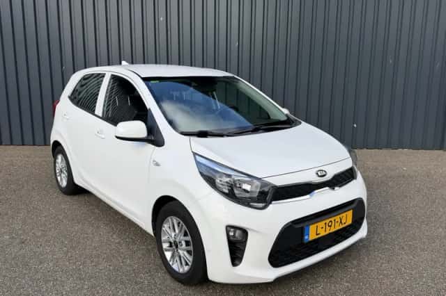 Kia Picanto (2021) thumbnail 2