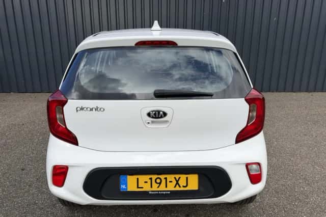 Kia Picanto (2021) thumbnail 6