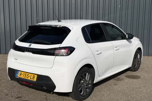 Peugeot 208 (2022) thumbnail 5