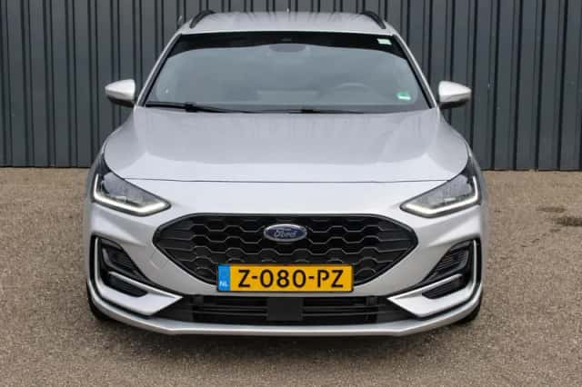 Ford Focus (2024) thumbnail 3