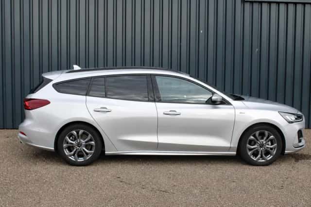 Ford Focus (2024) thumbnail 5
