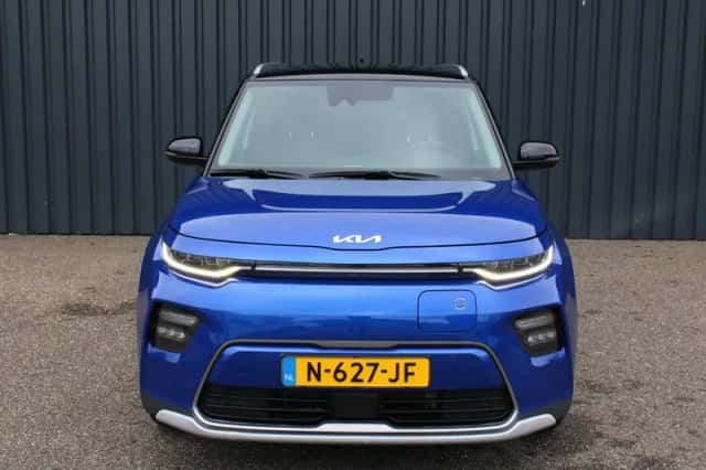 Kia Soul EV (2021) thumbnail 4