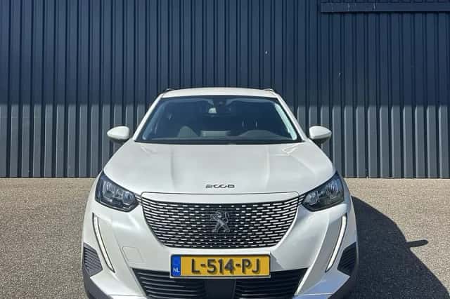 Peugeot e-2008 (2021) thumbnail 3