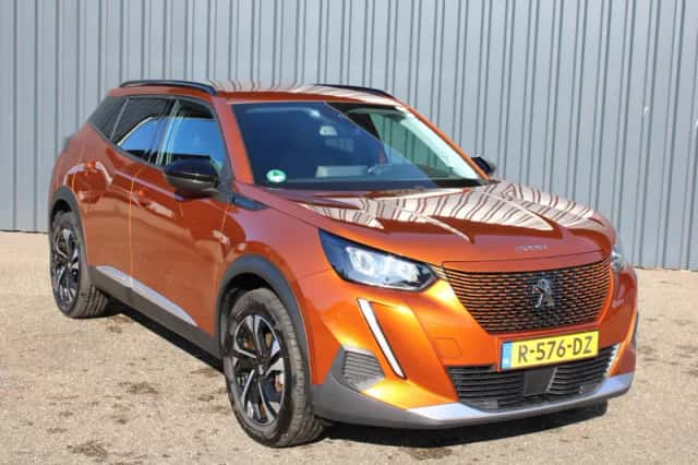 Peugeot e-2008 (2022) thumbnail 2