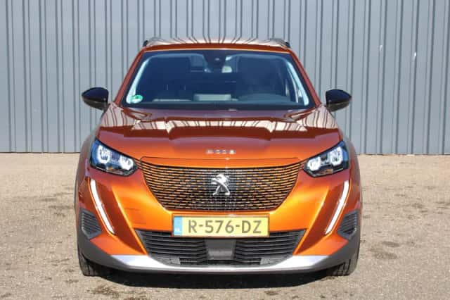 Peugeot e-2008 (2022) thumbnail 4