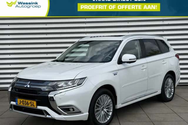 Mitsubishi Outlander (2020) thumbnail 1