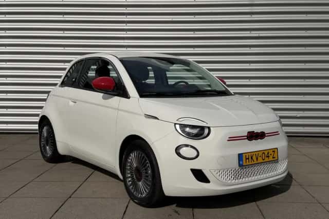 Fiat 500 (2025) thumbnail 2