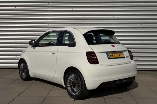 Fiat 500 (2025) thumbnail 3