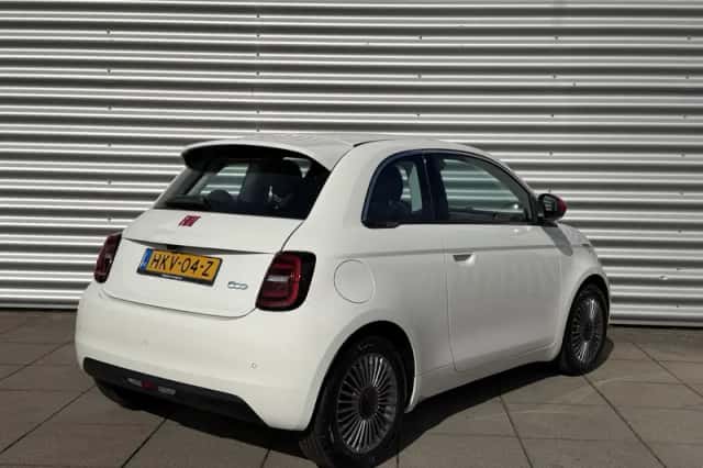 Fiat 500 (2025) thumbnail 4