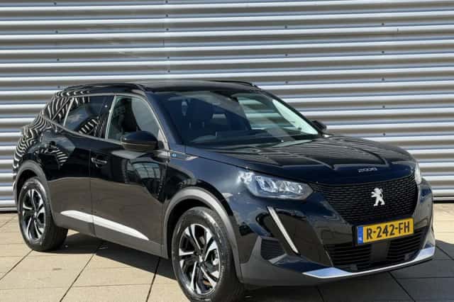 Peugeot e-2008 (2022) thumbnail 3
