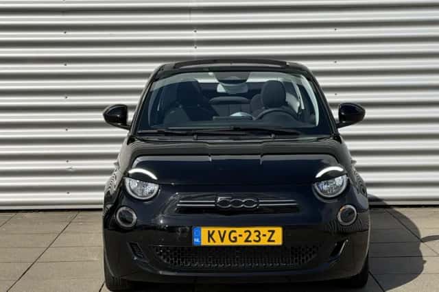 Fiat 500C (2023) thumbnail 3