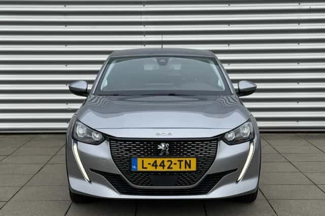 Peugeot e-208 (2021) thumbnail 2
