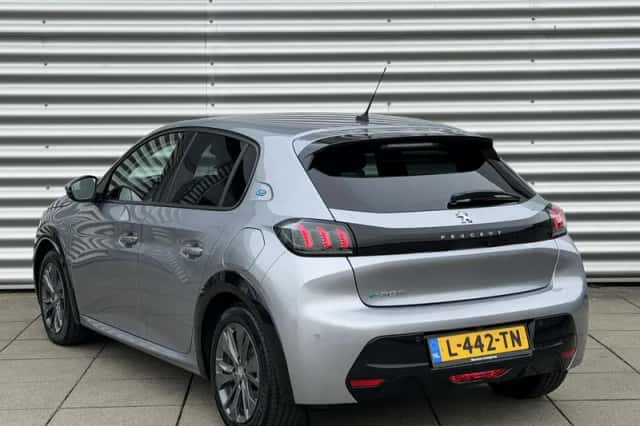 Peugeot e-208 (2021) thumbnail 3