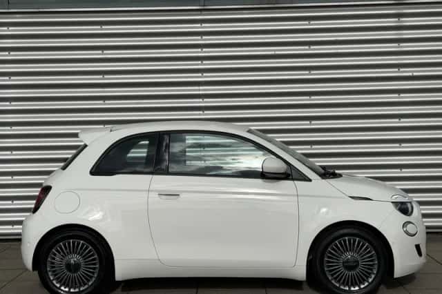 Fiat 500 (2022) thumbnail 5