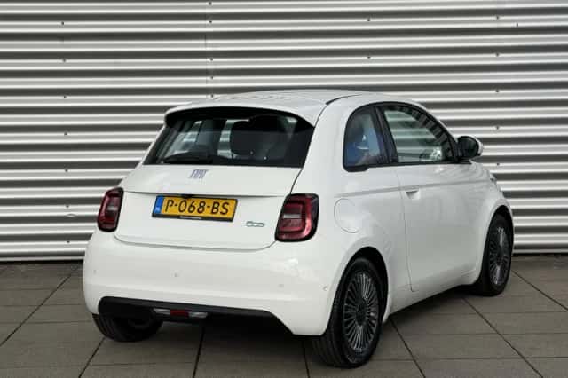 Fiat 500 (2022) thumbnail 6