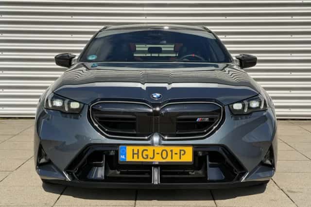 BMW M5 (2025) thumbnail 2