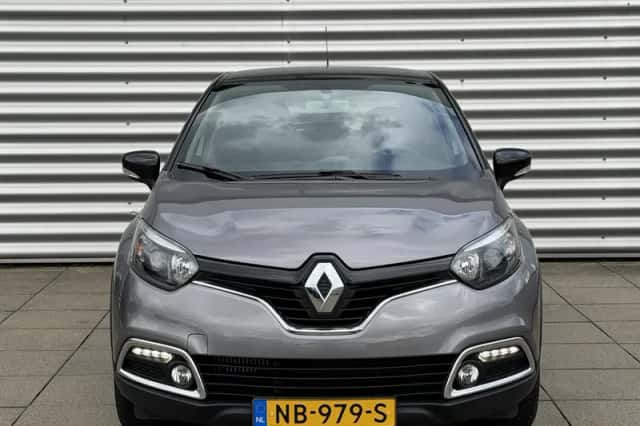 Renault Captur (2017) thumbnail 2