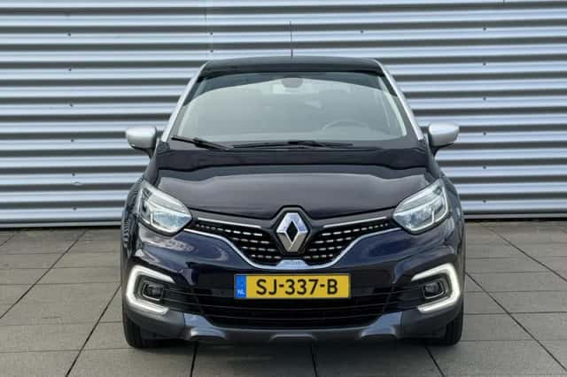 Renault Captur (2017) thumbnail 2