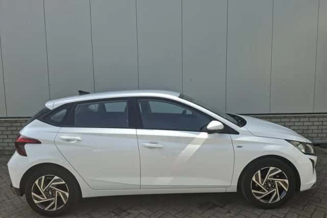 Hyundai i20 (2024) thumbnail 4