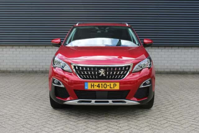 Peugeot 3008 (2019) thumbnail 3