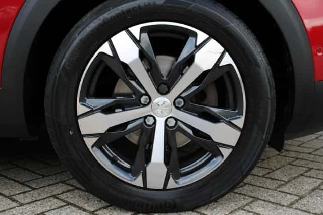Peugeot 3008 (2019) thumbnail 6