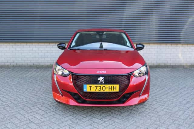 Peugeot e-208 (2023) thumbnail 3